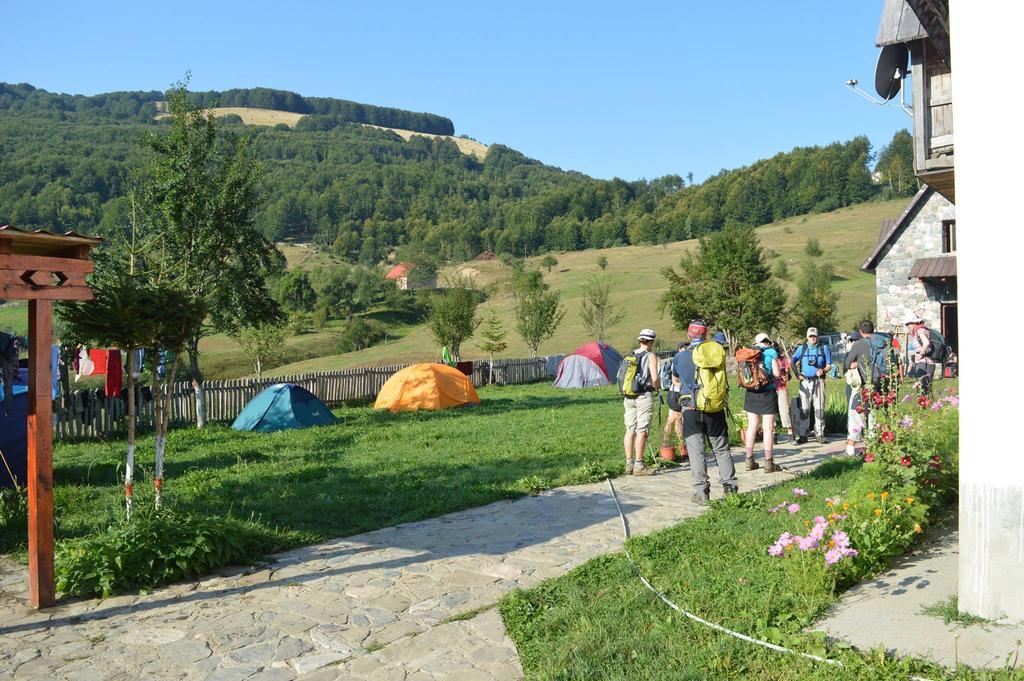 Guesthouse Alpini Lepushe Екстериор снимка